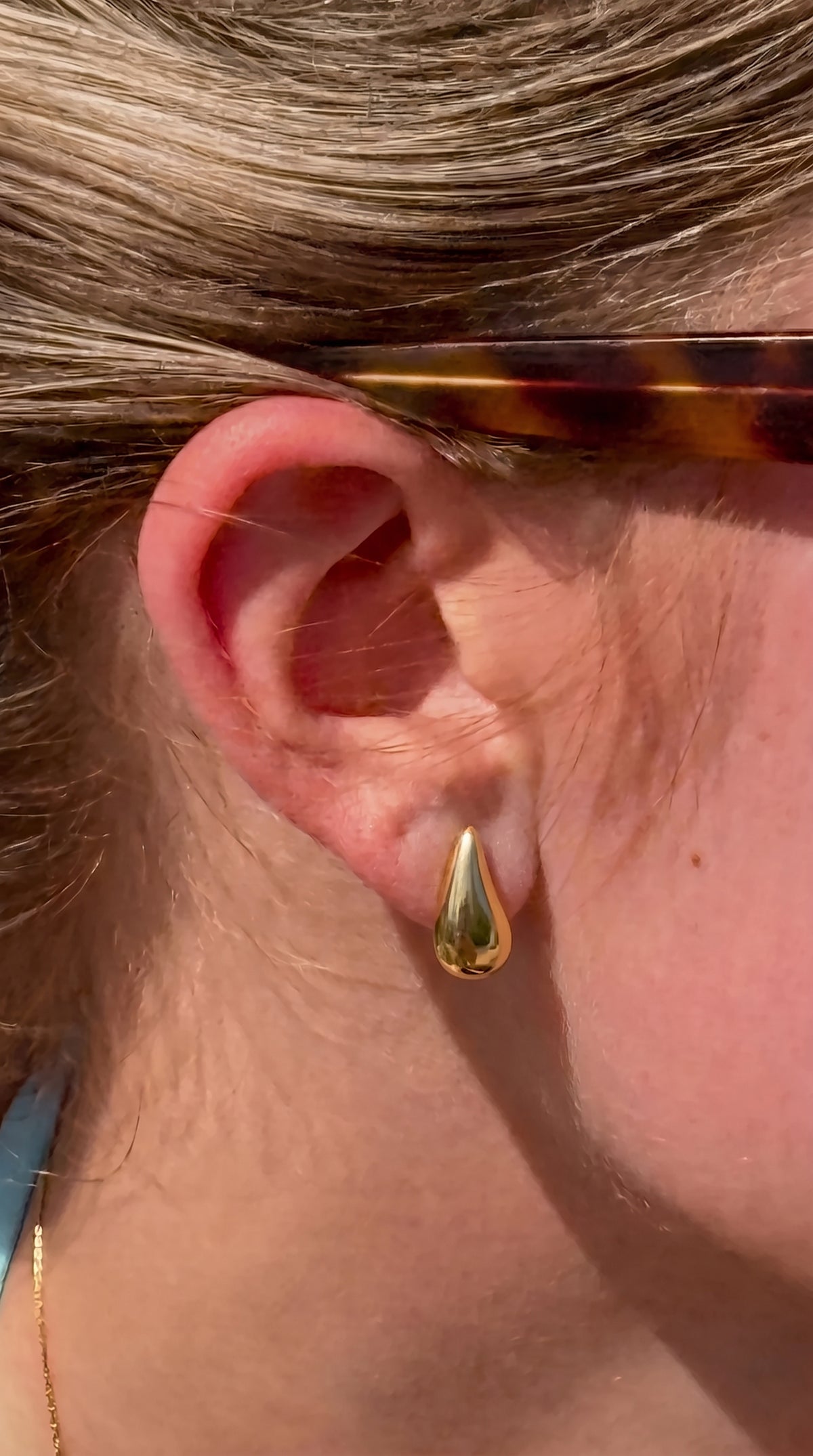 DROP EARRINGS